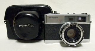 Vintage Minolta Hi - Matic 7s 35mm Rangefinder Film Camera W/f1.  8 45mm Fixed Lens