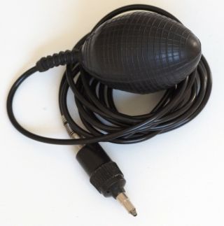 Pneumatic Shutter Release Cable,  7ft | Rubber Bulb