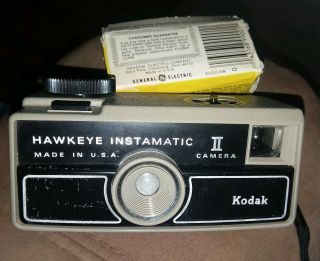 Vintage Kodak Hawkeye Instamatic Ii Camera W/2 Flashcubes