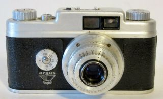 Argus 35mm Camea With An F/3.  5 35mm Coated Lens