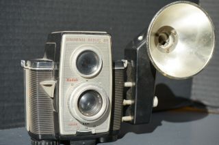 VINTAGE Eastman Kodak Brownie Reflex 20 Camera w/ Flash 620 Film Color/B&W USA 2