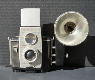 VINTAGE Eastman Kodak Brownie Reflex 20 Camera w/ Flash 620 Film Color/B&W USA 3