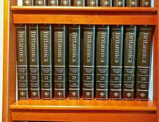 Encyclopedia Britannica 15th Edition Complete Set 32 Volume 1988 Edition 4