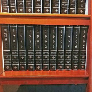 Encyclopedia Britannica 15th Edition Complete Set 32 Volume 1988 Edition 5