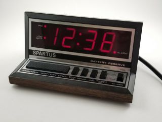 Spartus Model 1140 Vintage Electric Alarm Clock Wood Grain