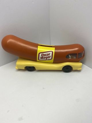 VINTAGE 1970 ' S OSCAR MAYER WIENERMOBILE SAVING BANK PROMOTIONAL TOYS MADE IN USA 2