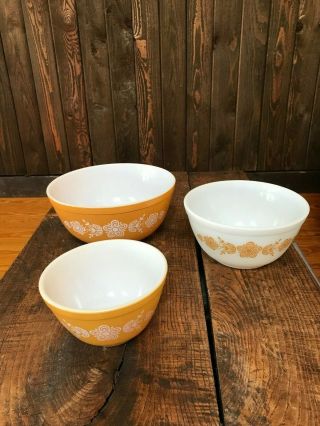 Vintage Pyrex Set Of 3 Butterfly Gold Milk Glass Set Of 3 Mixing/nesting Bowls