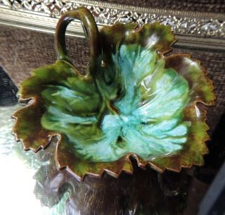Vintage Mid Century Modern Grape Leaf Ceramic Candy/nut Dish Great Lava Glaze