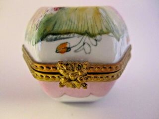 Signed Vintage Limoges France Peint Main Floral Hinged Trinket Box