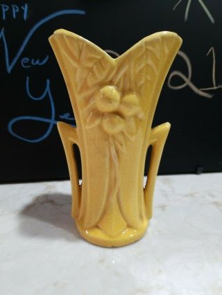 Vintage Mccoy Usa Matle Yellow Berry And Leaves Vase Handles Flowers Home Décor