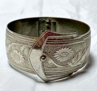 Vintage Illinois State Fair Engraved Mother Hinge Floral Belt Style Bracelet