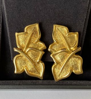 Vintage Signed David Grau Gold Tone Leaf Clip Earrings