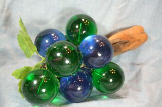 Vtg Blue and Green Lucite Grapes w/Driftwood Stem 2