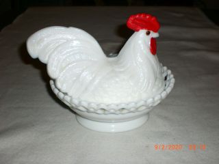Vintage Westmoreland Milk Glass Hen On Nest Covered Dish W/lace Design On Base