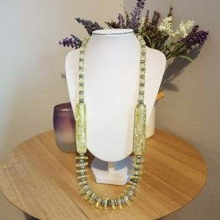 Vintage Green Yellow Speckled Plastic Beaded Statement Costume Necklace Mod