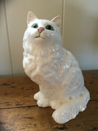 Vintage Beswick No.  1867 White Persian Cat - Gloss 8 1/2 Inches Tall