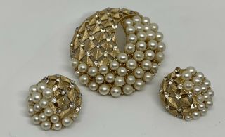Vintage Signed Crown Trifari Faux Pearl Pin Brooch & Clip On Earrings Set