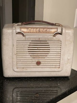 Vintage Portable General Electric Model 150 Am Tube Radio