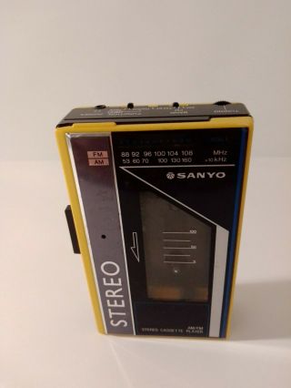 Vintage Sanyo Walkman Mgr59 Stereo Am/fm Yellow Cassette Player