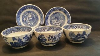 Vintage Unmarked Blue Willow 3 Bowls & 2 Saucers