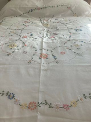 So Pretty Vintage Hand Embroidered Summer Sheet/coverlet - Southern Belle