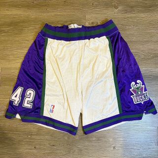 1997 - 1998 Milwaukee Bucks Authentic Starter Game Worn Shorts Sz 42 Vs.  Mj