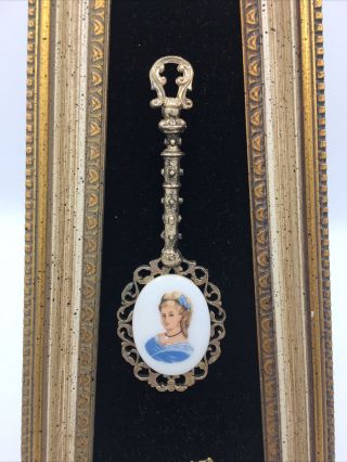 Vintage Classic Art Wall Hanging E.  A.  RIBA Co.  Inc.  Gold Framed Blk.  Cameo Spoon 3