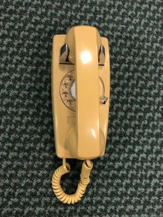 Vintage Itt Stromberg Carlson S - C1654b Yellow Rotary Dial Wall Mount Telephone