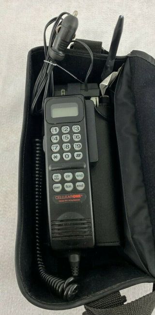 Vintage Motorola SCN2537A Mobile Cellular Car Phone With Bag Case 2
