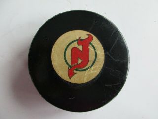 Vintage Nhl Jersey Devils Viceroy Official Game Puck - Hole In The Back