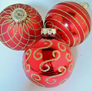 3 Vintage Rauch Red & Gold Glitter Blown Glass Ornaments Elegant 2.  75 " Usa