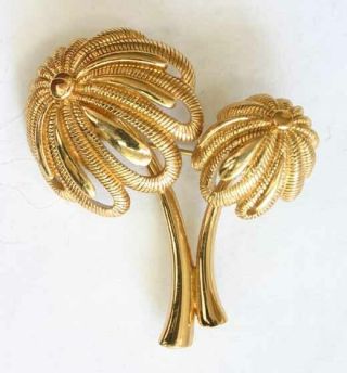 Elegant Monet Mid Century Gold - Tone 2 Flower Brooch 1960s Vintage 2 1/8 "