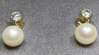 Vintage 14k Yellow.  585 Gold Pearl Drop Earrings