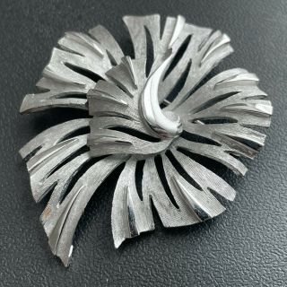 Signed Crown Trifari Vintage Brushed Silver Tone Flower Brooch Pin 878