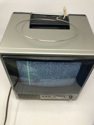 Retro Vintage 1981 Magnavox 9” Portable B&w Tv Set Model Bb4012sl01 Solid State
