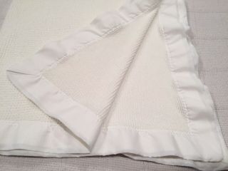 Vtg White Thermal Acrylic Waffle Weave Crib Blanket Nylon Binding 35x46” Morgan?
