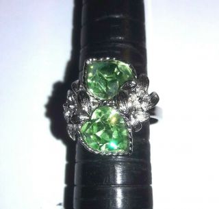 SARAH COVENTRY BRILLIANT GREEN HEART STONES ADJUSTABLE RING VINTAGE SILVER TONE 2
