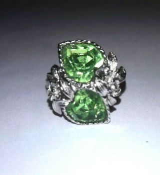 SARAH COVENTRY BRILLIANT GREEN HEART STONES ADJUSTABLE RING VINTAGE SILVER TONE 3