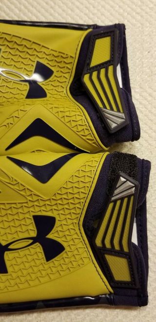 Notre Dame Football Team Issued Player Worn Under Armour Gloves - Size XXL 2