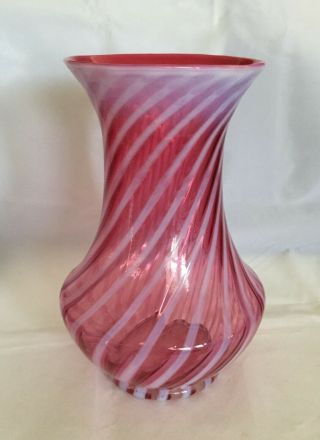 Gorgeous Vintage Fenton Cranberry Opalescent Spiral Optic Opalescent Vase 9 1/4 "