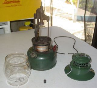 Vintage American Gas Machine (AGM) Sun Flame Lantern Model 2471,  Coleman Style 3