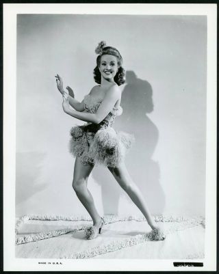 Betty Grable In Leggy Pin - Up Portrait Vintage 1940s Photo