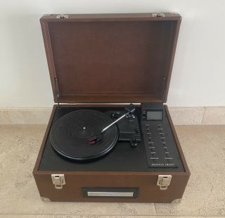 Vintage/collectible Sharper Image Stereo Cd & Vinyi Record Player