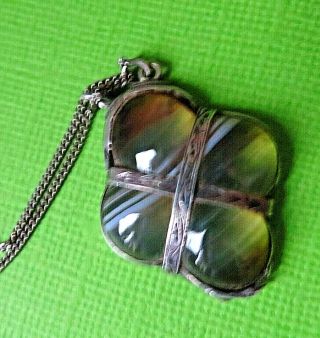 VINTAGE LOVELY STERLING SILVER ONYX AGATE PENDANT ON CHAIN. 2
