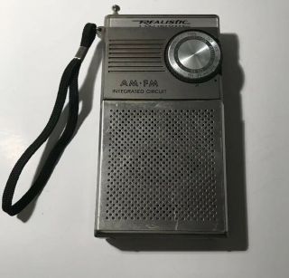Vintage Realistic Am/fm Integrated Circuit Portable Radio Model 12 - 715