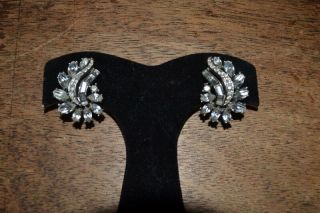 Vintage Trifari Silver Tone Clear Glass Rhinestone Clip On Earrings