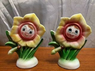 Vintage Flower Faces (yellow) Anthropomorphic Salt & Pepper Shakers (py) Japan