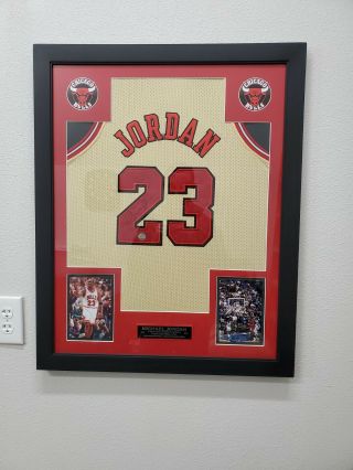 Vintage Bulls Michael Jordan Auto Signed Framed Jersey W
