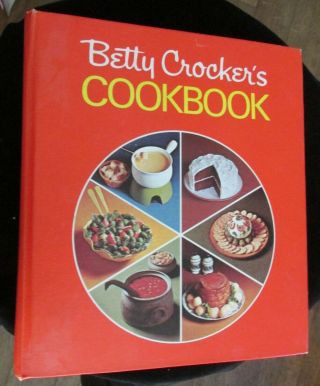 Betty Crocker Red Pie Cookbook 1969 First Printing 5 - Ring Binder (some Wear)