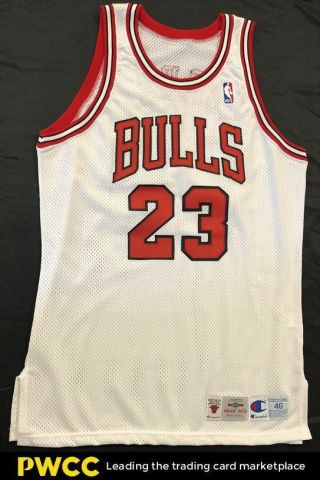 1995 - 96 Michael Jordan Signed Autographed White Chicago Bulls Jersey Auto,  Uda